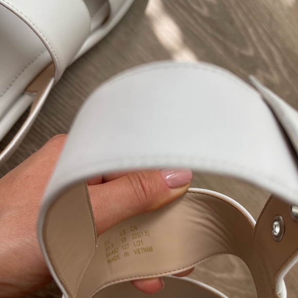 STUART WEITZMAN Leather sandals - Picture 13 of 13